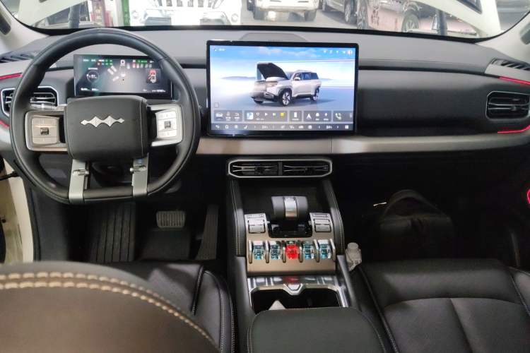Used Formula Leopard Titanium 3 2025 501KM All-Wheel Drive Intelligent Driving Ultra Version Center Console