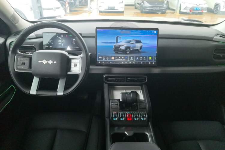 Used Formula Leopard Titanium 3 2025 501 km Range Rear-Wheel Drive Intelligent Driving Max Edition Center Console