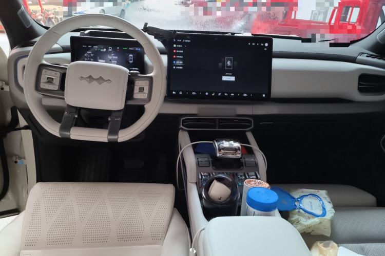 Used Formula Leopard Titanium 3 2025 501KM All-Wheel Drive Intelligent Driving Ultra Version Center Console