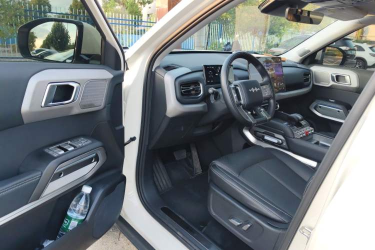 Used Formula Leopard Titanium 3 2025 501KM All-Wheel Drive Intelligent Driving Ultra Version Driver Seat