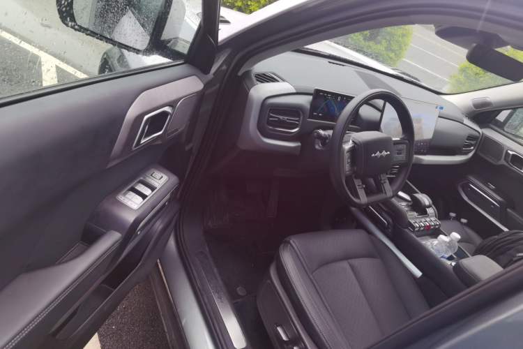 Used Formula Leopard Titanium 3 2025 501KM All-Wheel Drive Intelligent Driving Ultra Version Driver Seat