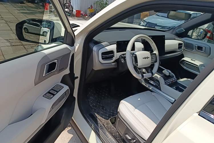 Used Formula Leopard Titanium 3 2025 501KM All-Wheel Drive Intelligent Driving Ultra Version Driver Seat