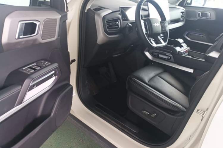 Used Formula Leopard Titanium 3 2025 501KM All-Wheel Drive Intelligent Driving Ultra Version Driver Seat