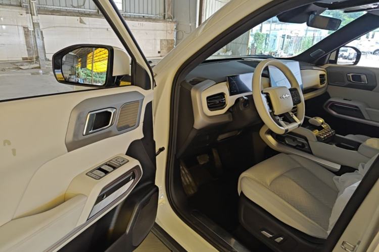 Used Formula Leopard Titanium 3 2025 501KM All-Wheel Drive Intelligent Driving Ultra Version Driver Seat