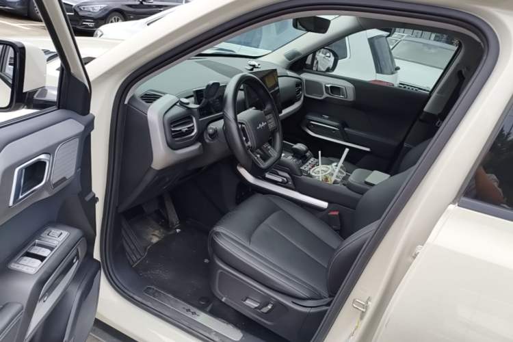 Used Formula Leopard Titanium 3 2025 501KM All-Wheel Drive Intelligent Driving Ultra Version Driver Seat