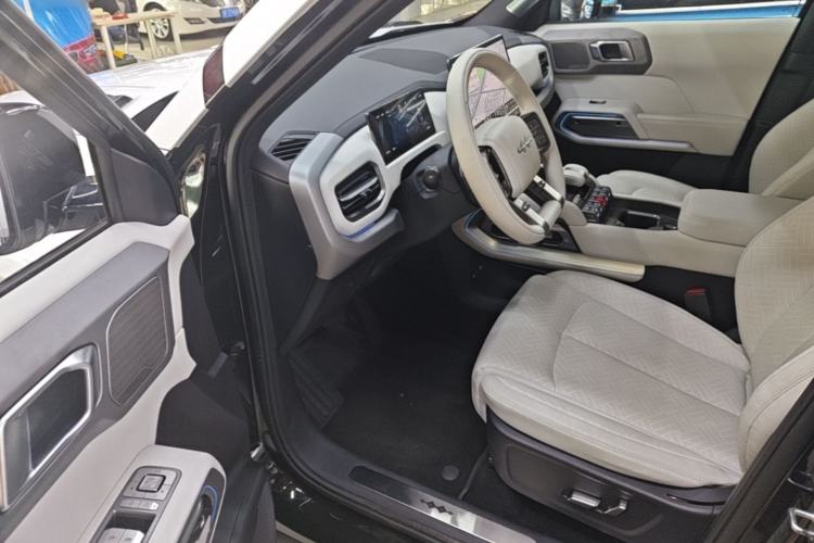 Used Formula Leopard Titanium 3 2025 501KM All-Wheel Drive Intelligent Driving Ultra Version Driver Seat