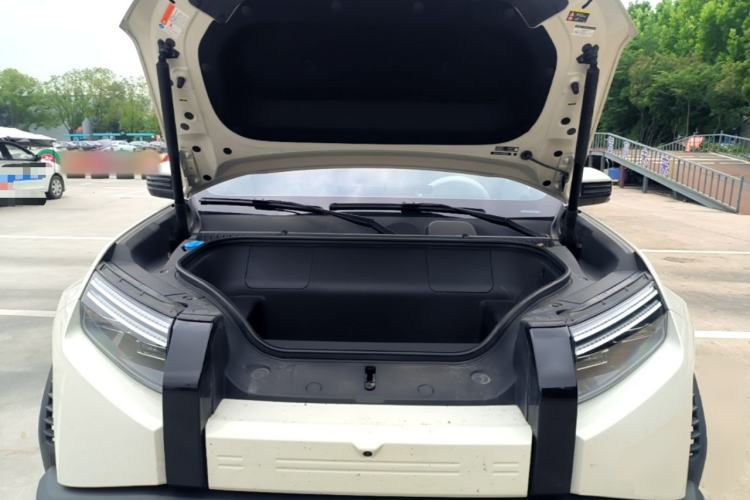 Used Formula Leopard Titanium 3 2025 501KM All-Wheel Drive Intelligent Driving Ultra Version Engine Bay