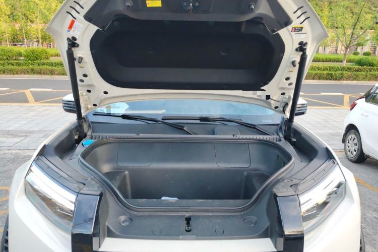 Used Formula Leopard Titanium 3 2025 501KM All-Wheel Drive Intelligent Driving Ultra Version Engine Bay