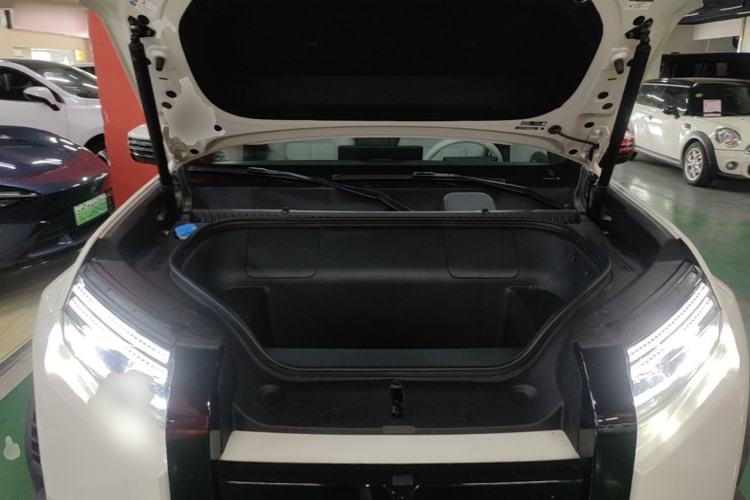 Used Formula Leopard Titanium 3 2025 501KM All-Wheel Drive Intelligent Driving Ultra Version Engine Bay