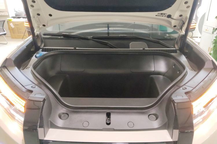 Used Formula Leopard Titanium 3 2025 501KM All-Wheel Drive Intelligent Driving Ultra Version Engine Bay