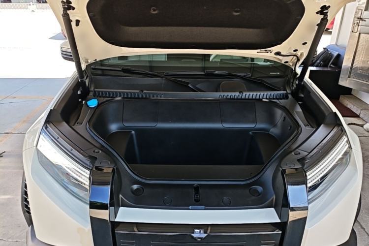 Used Formula Leopard Titanium 3 2025 501 km Four-Wheel Drive Drone Edition Engine Bay