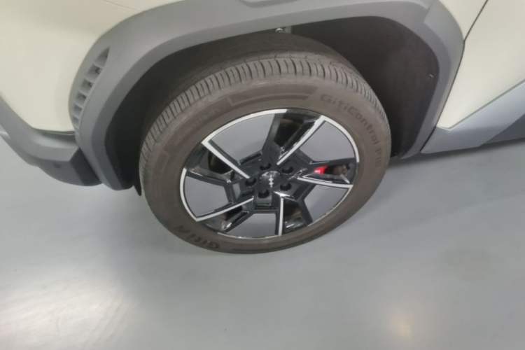 Used Formula Leopard Titanium 3 2025 501KM All-Wheel Drive Intelligent Driving Ultra Version Exterior 2