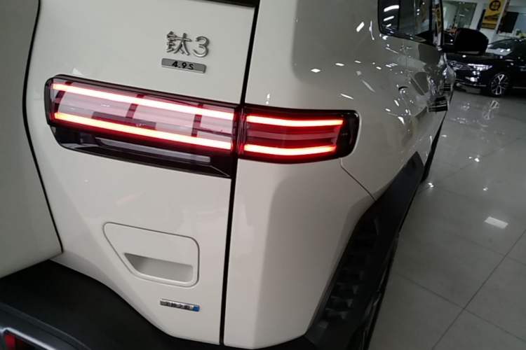 Used Formula Leopard Titanium 3 2025 501 km All-Wheel Drive Intelligent Driving Max Edition Exterior 3