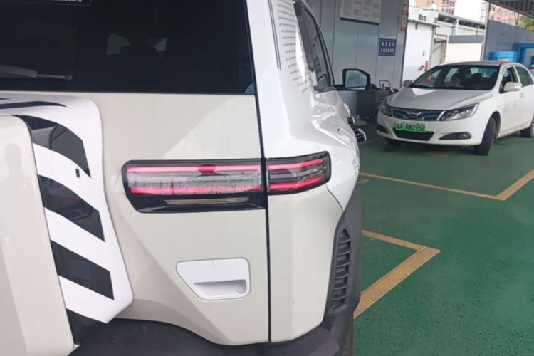 Used Formula Leopard Titanium 3 2025 501KM All-Wheel Drive Intelligent Driving Ultra Version Exterior 3
