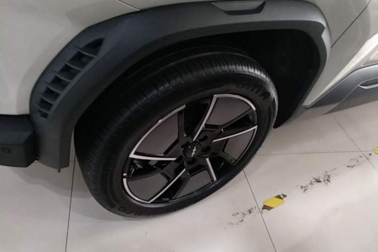 Used Formula Leopard Titanium 3 2025 501 km All-Wheel Drive Intelligent Driving Max Edition Exterior 4