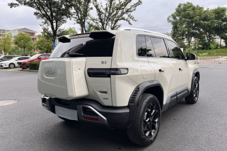 Used Formula Leopard Titanium 3 2025 501 km Range Rear-Wheel Drive Intelligent Driving Pro Version Exterior 5