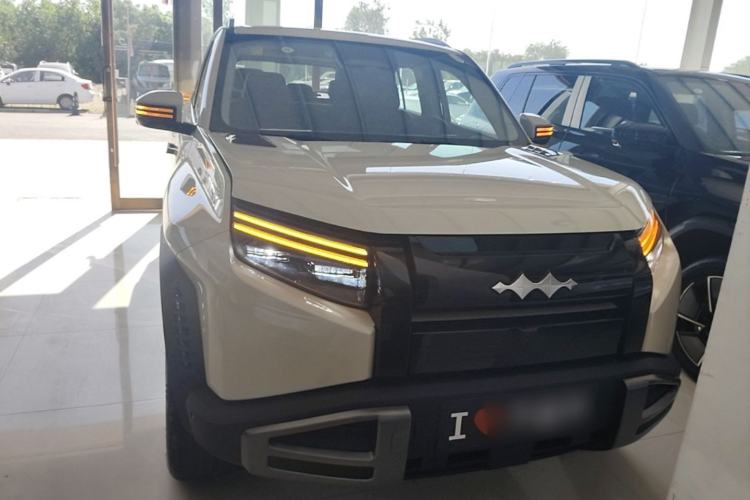 Used Formula Leopard Titanium 3 2025 501 km Range Rear-Wheel Drive Intelligent Driving Pro Version Front
