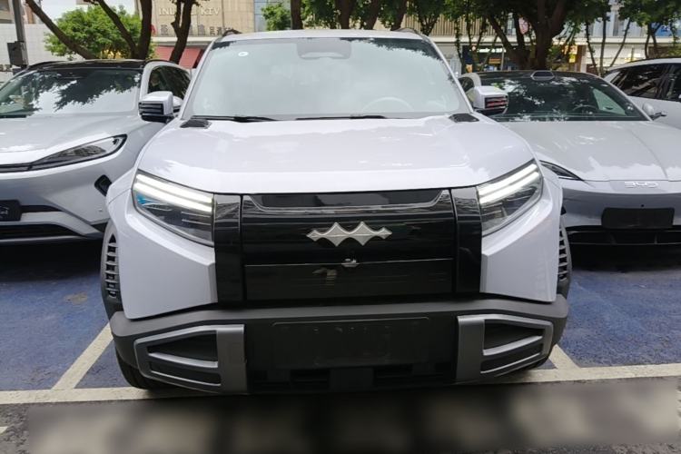 Used Formula Leopard Titanium 3 2025 501KM All-Wheel Drive Intelligent Driving Ultra Version Front