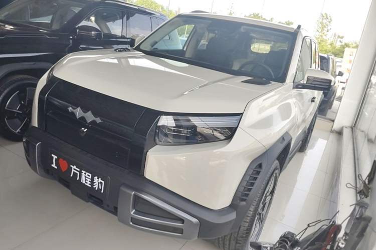 Used Formula Leopard Titanium 3 2025 501KM All-Wheel Drive Intelligent Driving Ultra Version Guazi used car, China used car export, Used car for sale, Used cars, Cheapest cars for sale