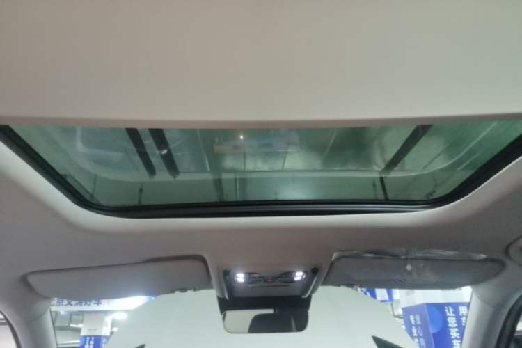 Used Formula Leopard Titanium 3 2025 501KM All-Wheel Drive Intelligent Driving Ultra Version Headliner