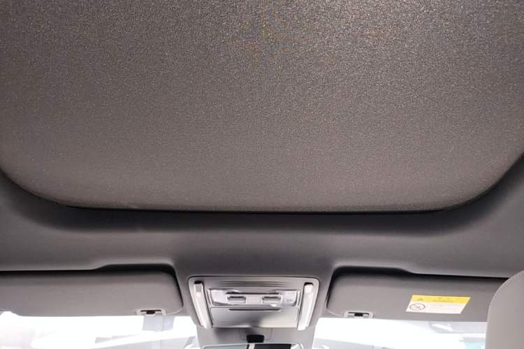 Used Formula Leopard Titanium 3 2025 501KM All-Wheel Drive Intelligent Driving Ultra Version Headliner