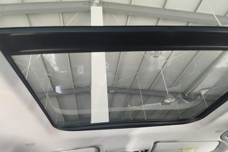 Used Formula Leopard Titanium 3 2025 501 km Range Rear-Wheel Drive Intelligent Driving Pro Version Headliner