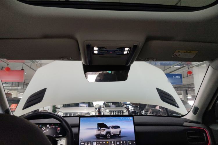 Used Formula Leopard Titanium 3 2025 501KM All-Wheel Drive Intelligent Driving Ultra Version Headliner