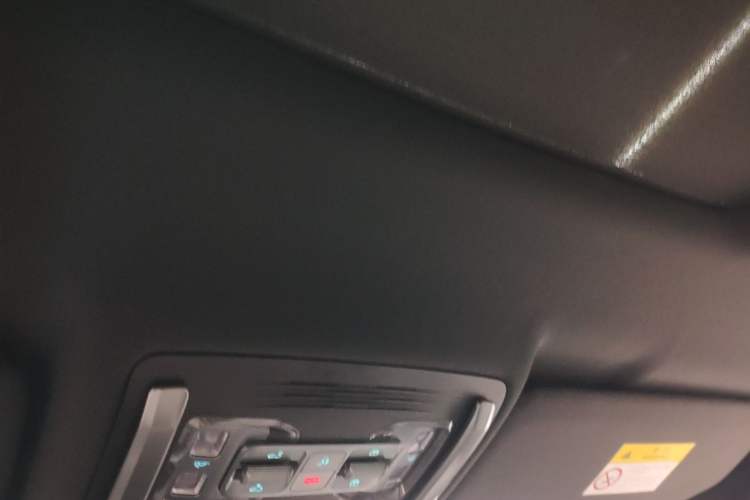 Used Formula Leopard Titanium 3 2025 501KM All-Wheel Drive Intelligent Driving Ultra Version Headliner