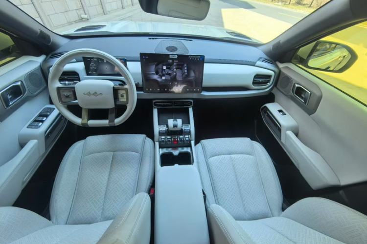 Used Formula Leopard Titanium 3 2025 501 km Range Rear-Wheel Drive Intelligent Driving Max Edition Interior 1