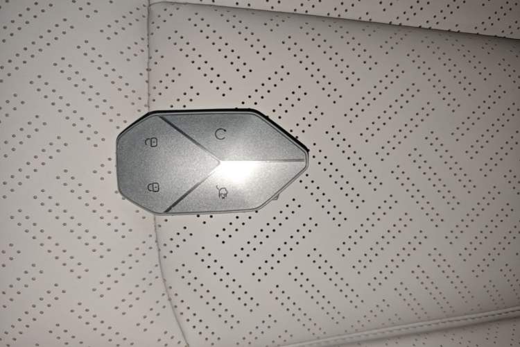 Used Formula Leopard Titanium 3 2025 501 km Four-Wheel Drive Drone Edition Interior 1
