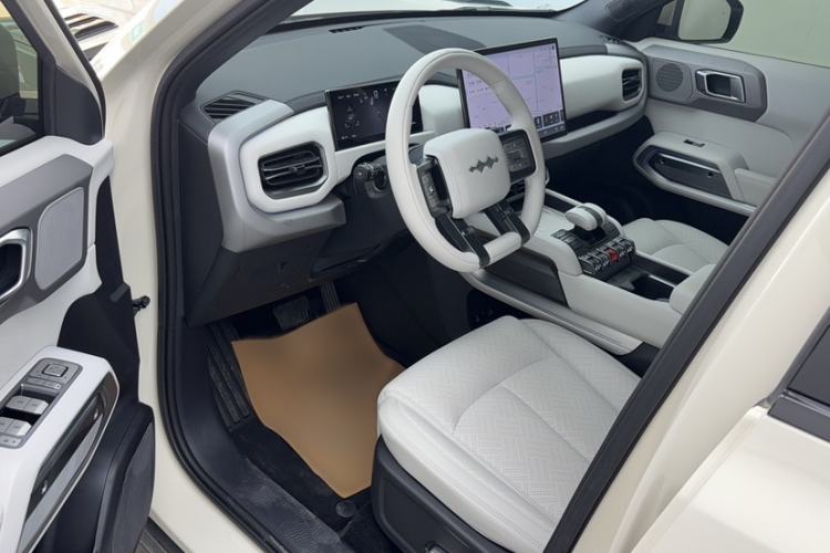 Used Formula Leopard Titanium 3 2025 501 km All-Wheel Drive Intelligent Driving Max Edition Interior 10