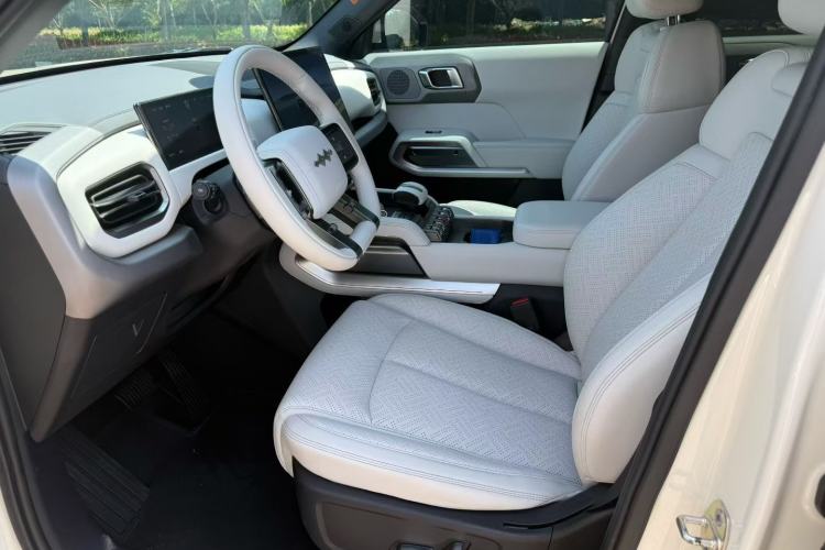 Used Formula Leopard Titanium 3 2025 501 km All-Wheel Drive Intelligent Driving Max Edition Interior 2