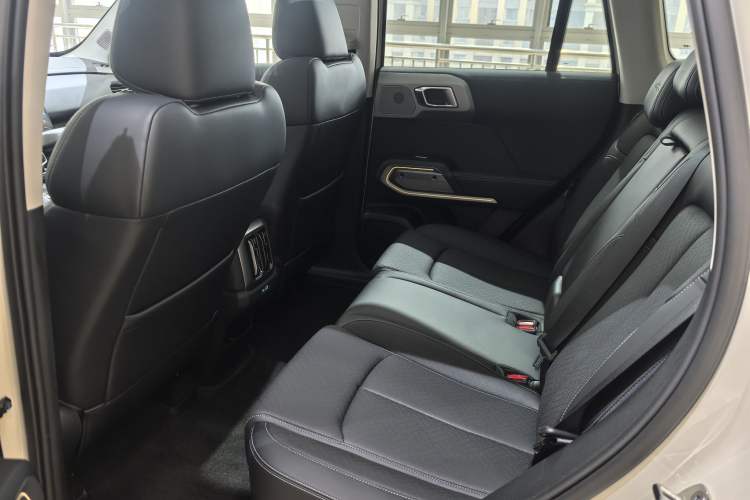 Used Formula Leopard Titanium 3 2025 501 km All-Wheel Drive Intelligent Driving Max Edition Interior 3