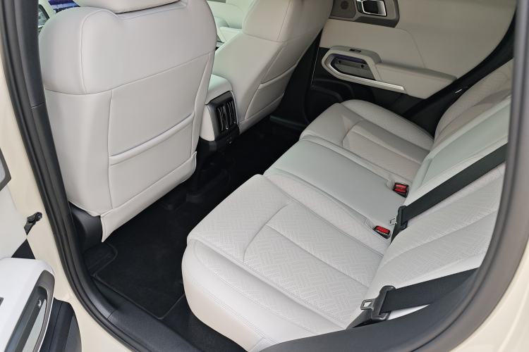 Used Formula Leopard Titanium 3 2025 501 km Range Rear-Wheel Drive Intelligent Driving Max Edition Interior 3
