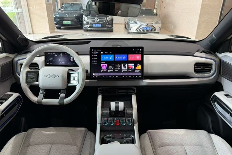 Used Formula Leopard Titanium 3 2025 501 km Four-Wheel Drive Drone Edition Interior 6