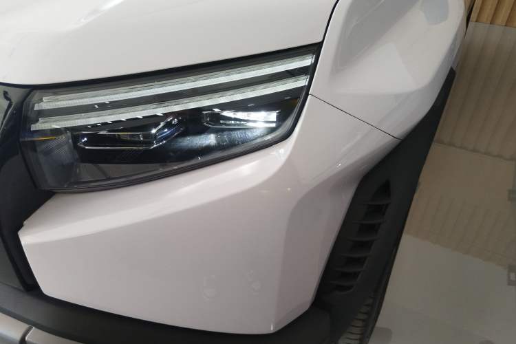 Used Formula Leopard Titanium 3 2025 501 km Four-Wheel Drive Drone Edition Left Front Headlight