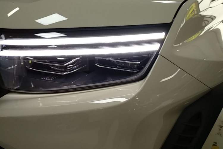 Used Formula Leopard Titanium 3 2025 501 km All-Wheel Drive Intelligent Driving Max Edition Left Front Headlight