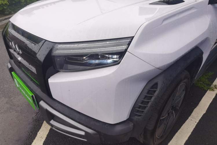 Used Formula Leopard Titanium 3 2025 501KM All-Wheel Drive Intelligent Driving Ultra Version Left Front Headlight
