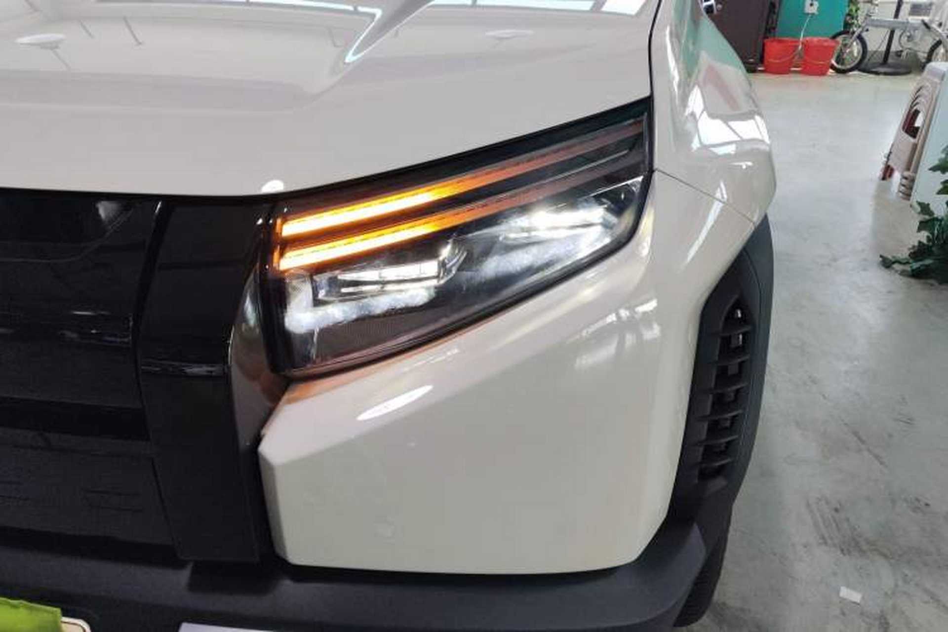 Used Formula Leopard Titanium 3 2025 501KM All-Wheel Drive Intelligent Driving Ultra Version Left Front Headlight