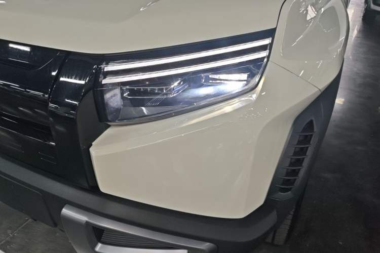 Used Formula Leopard Titanium 3 2025 501 km All-Wheel Drive Intelligent Driving Max Edition Left Front Headlight