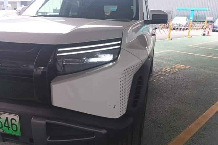 Used Formula Leopard Titanium 3 2025 501KM All-Wheel Drive Intelligent Driving Ultra Version Left Front Headlight