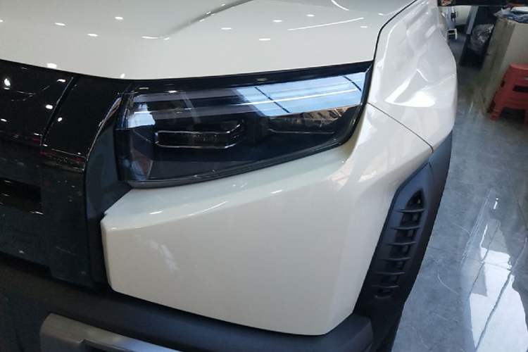 Used Formula Leopard Titanium 3 2025 501 km Range Rear-Wheel Drive Intelligent Driving Max Edition Left Front Headlight