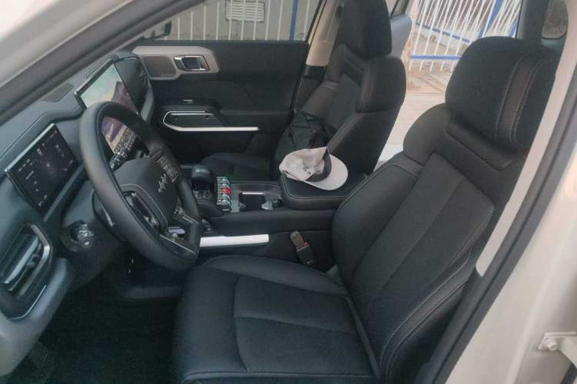 Used Formula Leopard Titanium 3 2025 501KM All-Wheel Drive Intelligent Driving Ultra Version Left Front Seat