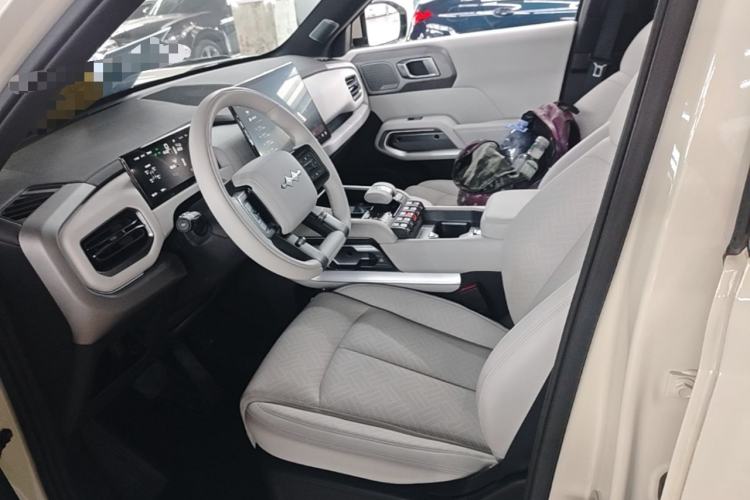 Used Formula Leopard Titanium 3 2025 501KM All-Wheel Drive Intelligent Driving Ultra Version Left Front Seat