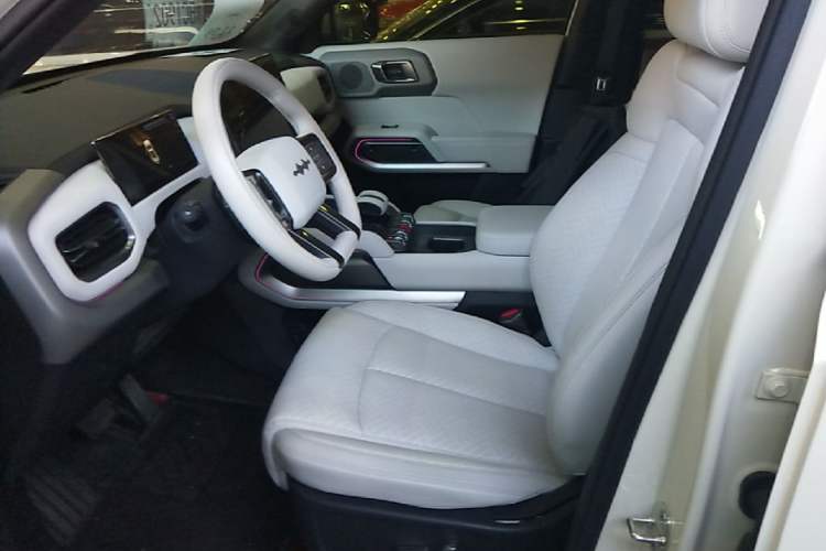 Used Formula Leopard Titanium 3 2025 501 km Range Rear-Wheel Drive Intelligent Driving Max Edition Left Front Seat