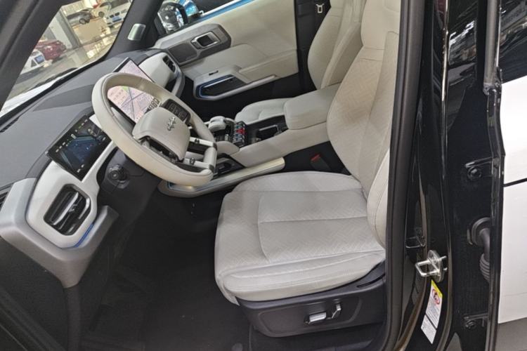 Used Formula Leopard Titanium 3 2025 501KM All-Wheel Drive Intelligent Driving Ultra Version Left Front Seat