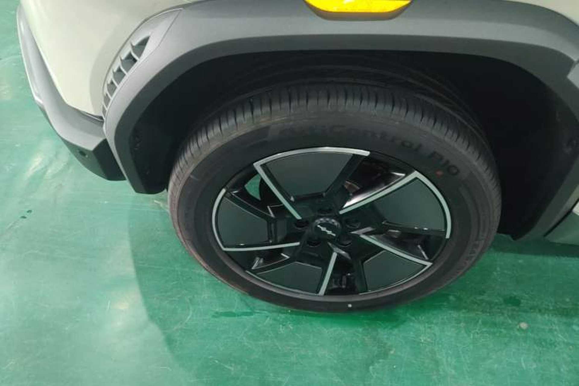 Used Formula Leopard Titanium 3 2025 501 km All-Wheel Drive Intelligent Driving Max Edition Left Front Wheel Hub