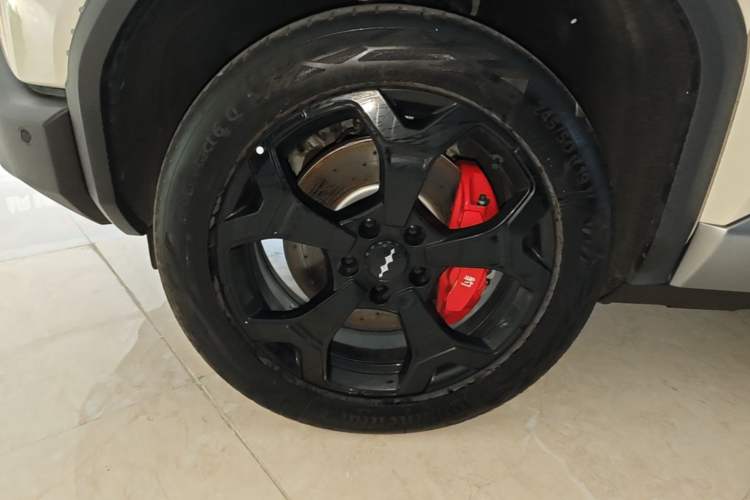 Used Formula Leopard Titanium 3 2025 501 km Four-Wheel Drive Drone Edition Left Front Wheel Hub