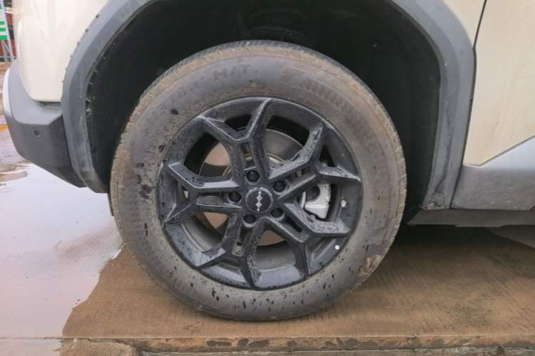 Used Formula Leopard Titanium 3 2025 501 km Range Rear-Wheel Drive Intelligent Driving Max Edition Left Front Wheel Hub