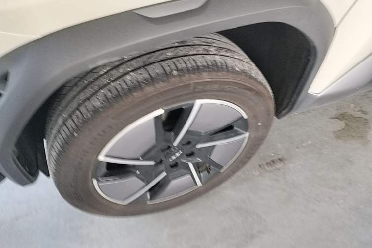 Used Formula Leopard Titanium 3 2025 501 km All-Wheel Drive Intelligent Driving Max Edition Left Front Wheel Hub